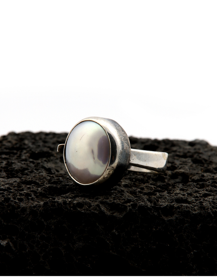 Spiral Women’s Pearl Silver Ring