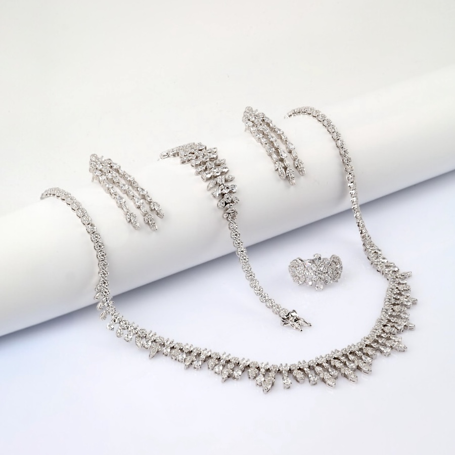 925 Sterling Silver Set with Leaf Zircon Stone