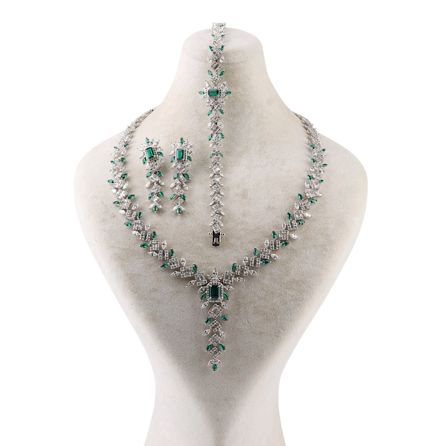 925 Sterling Silver Set with Green Zircon Stone
