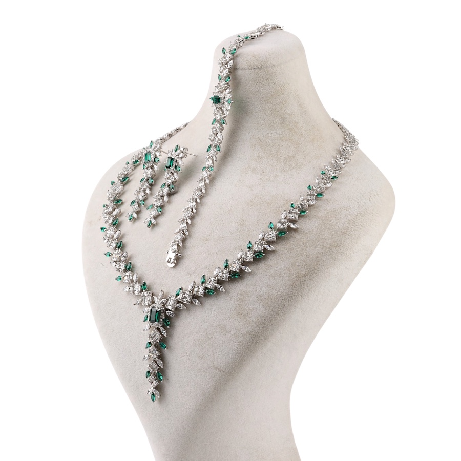 925 Sterling Silver Set with Green Zircon Stone