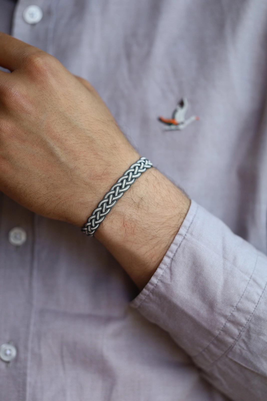 1000 Ayar Üç Örgülü Siyah Beyaz Kazaziye Bileklik