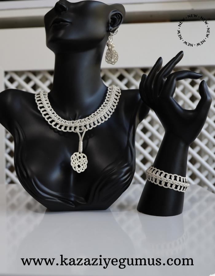1000 K Women's Silver Necklace Set