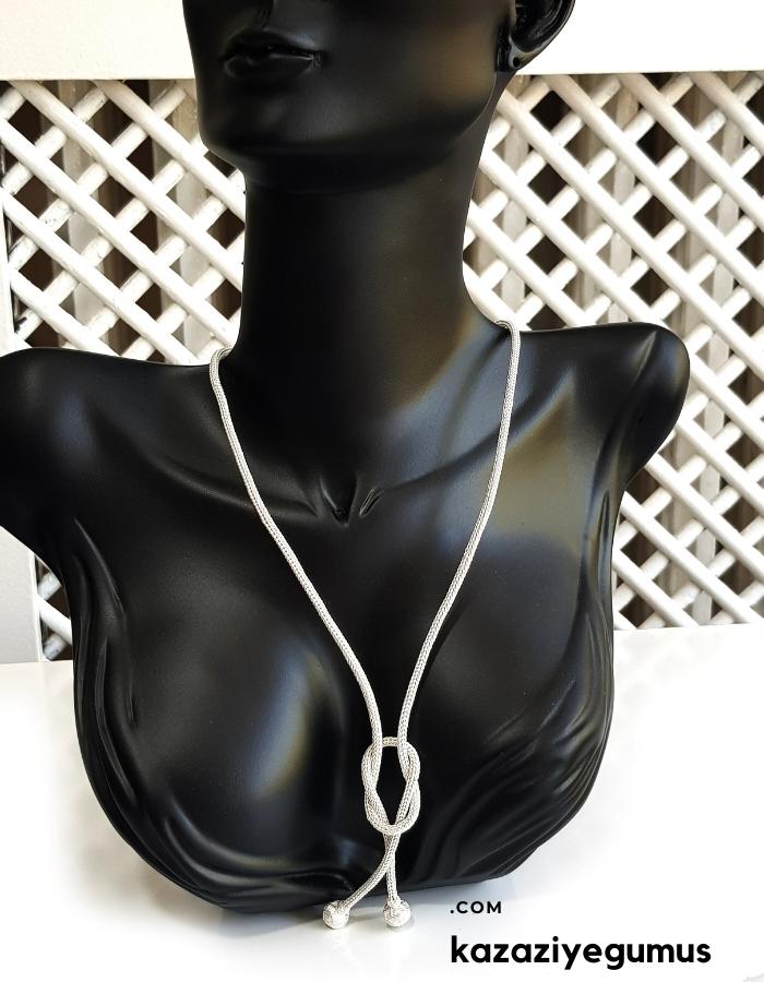 1000 K Infinity Necklace