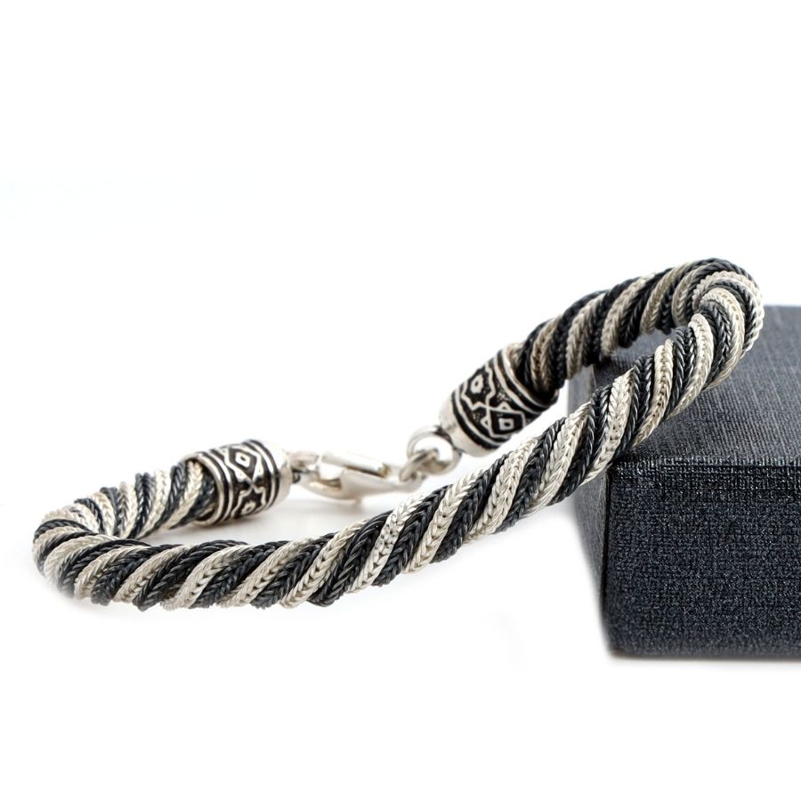 Mardin Straw Black and White Bracelet