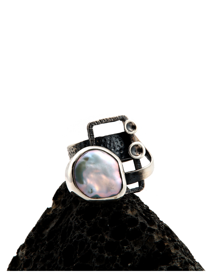 Spiral Women’s Pearl Silver Ring