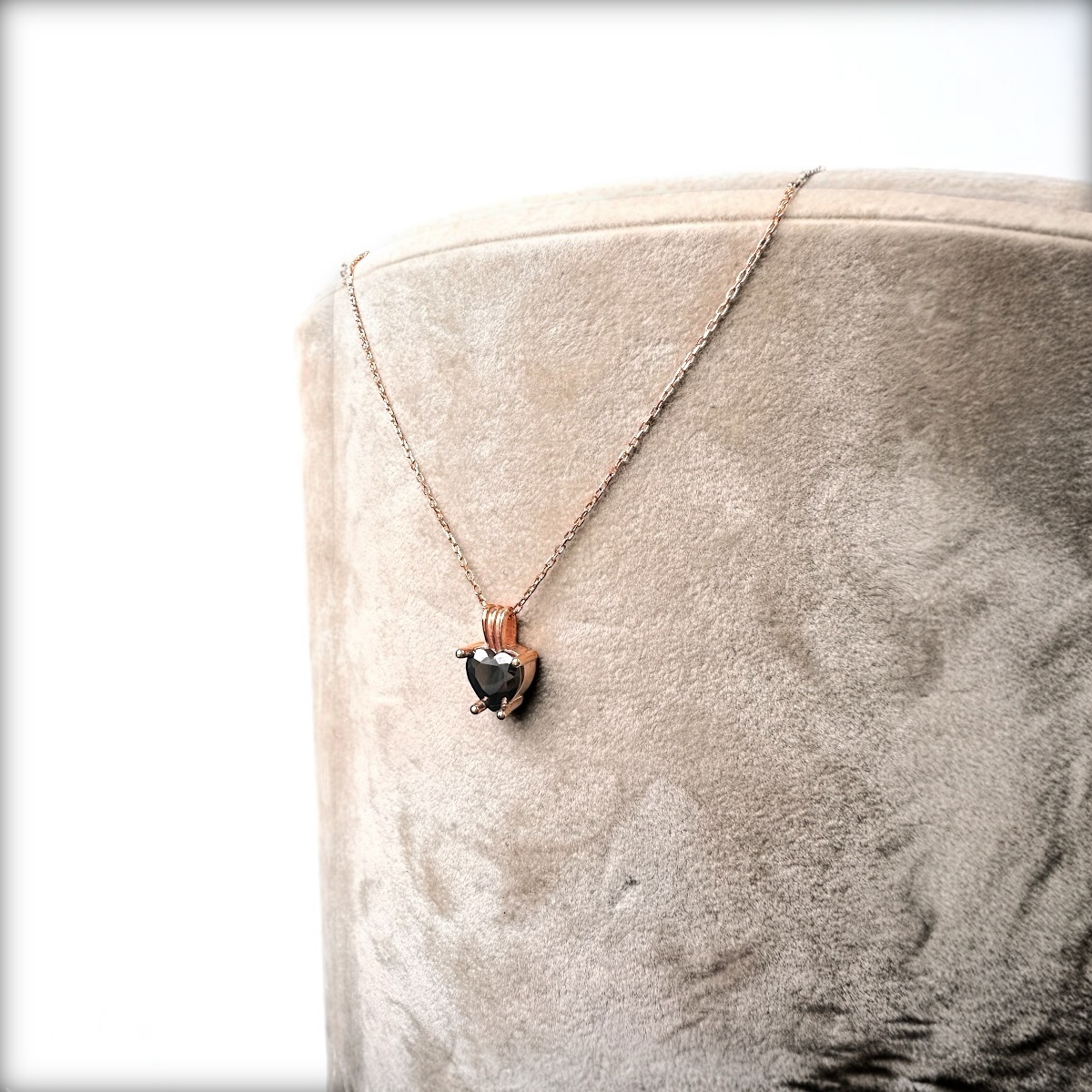 925 K Women's Black Stone-set Heart Silver Necklace
