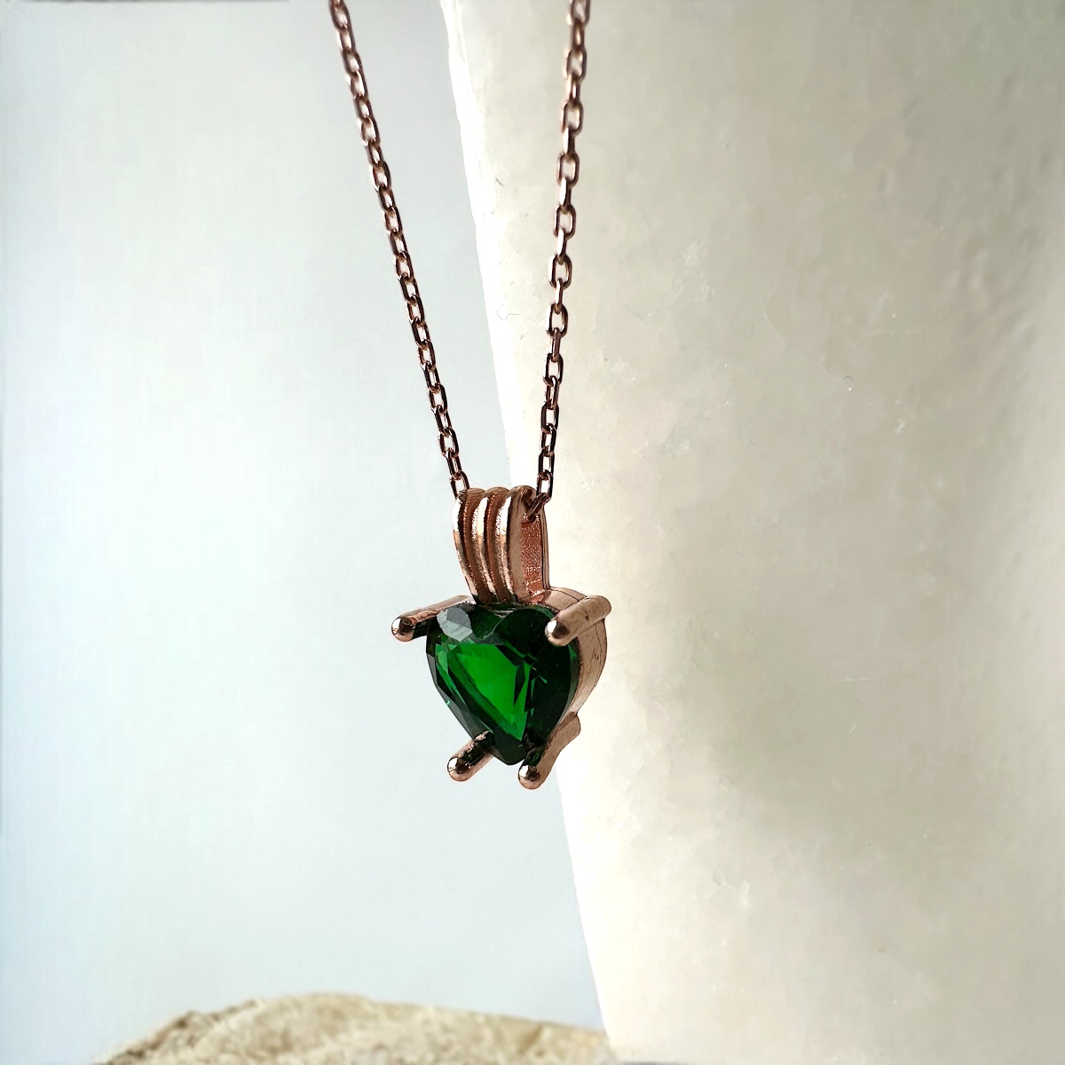 925 K Women's Green Stone-set Heart Silver Necklace