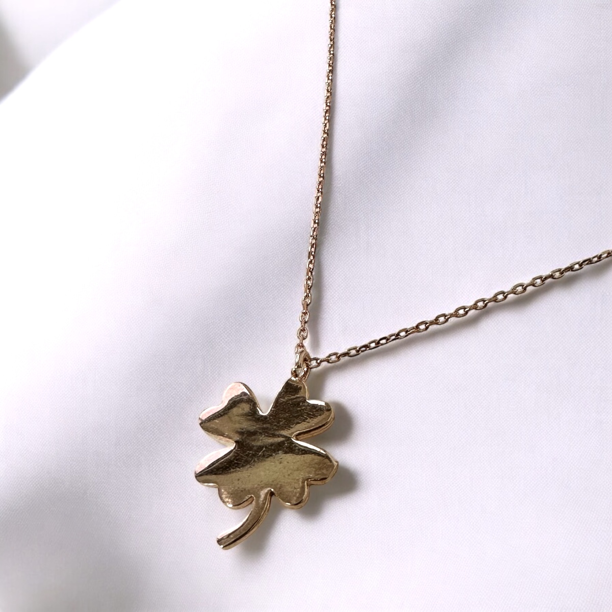 925 K Women's Clover Rose Silver Necklace