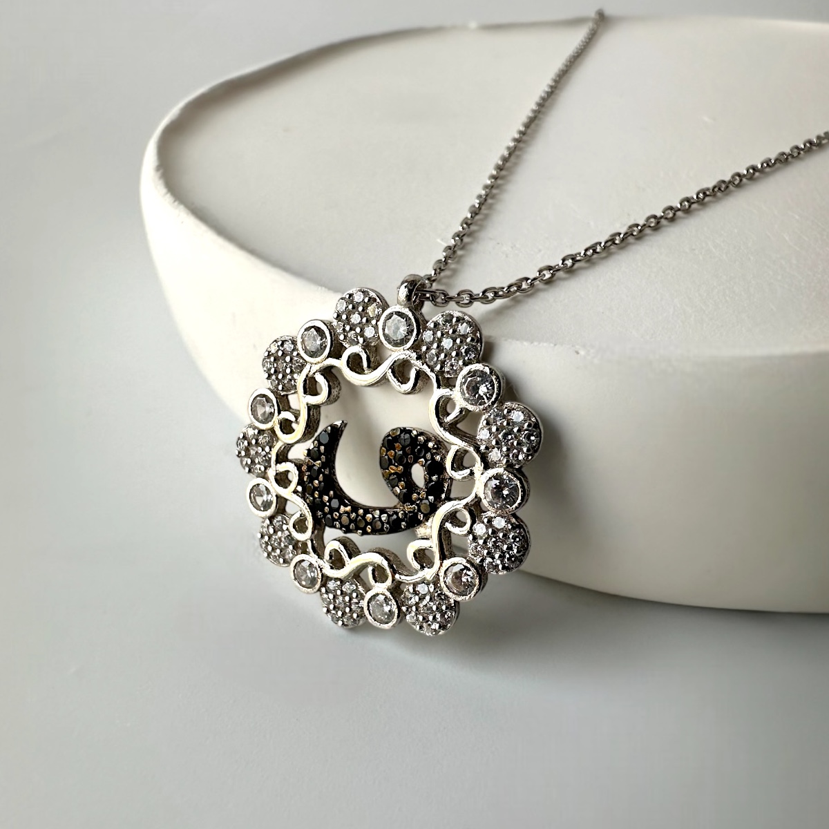 925 K Zircon Stone Engraved Vav Silver Necklace