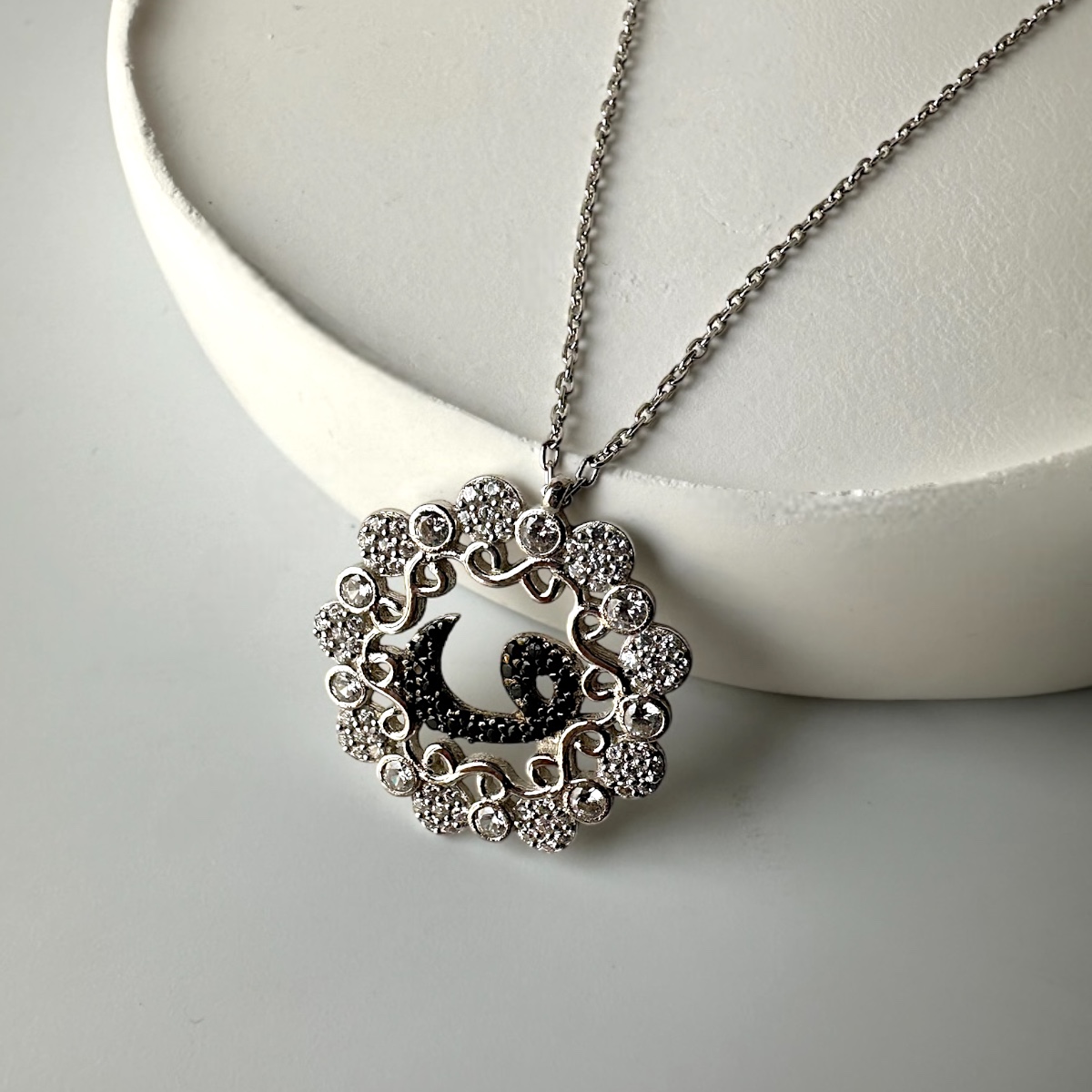 925 Sterling Stone Embroidered Vav Silver Necklace