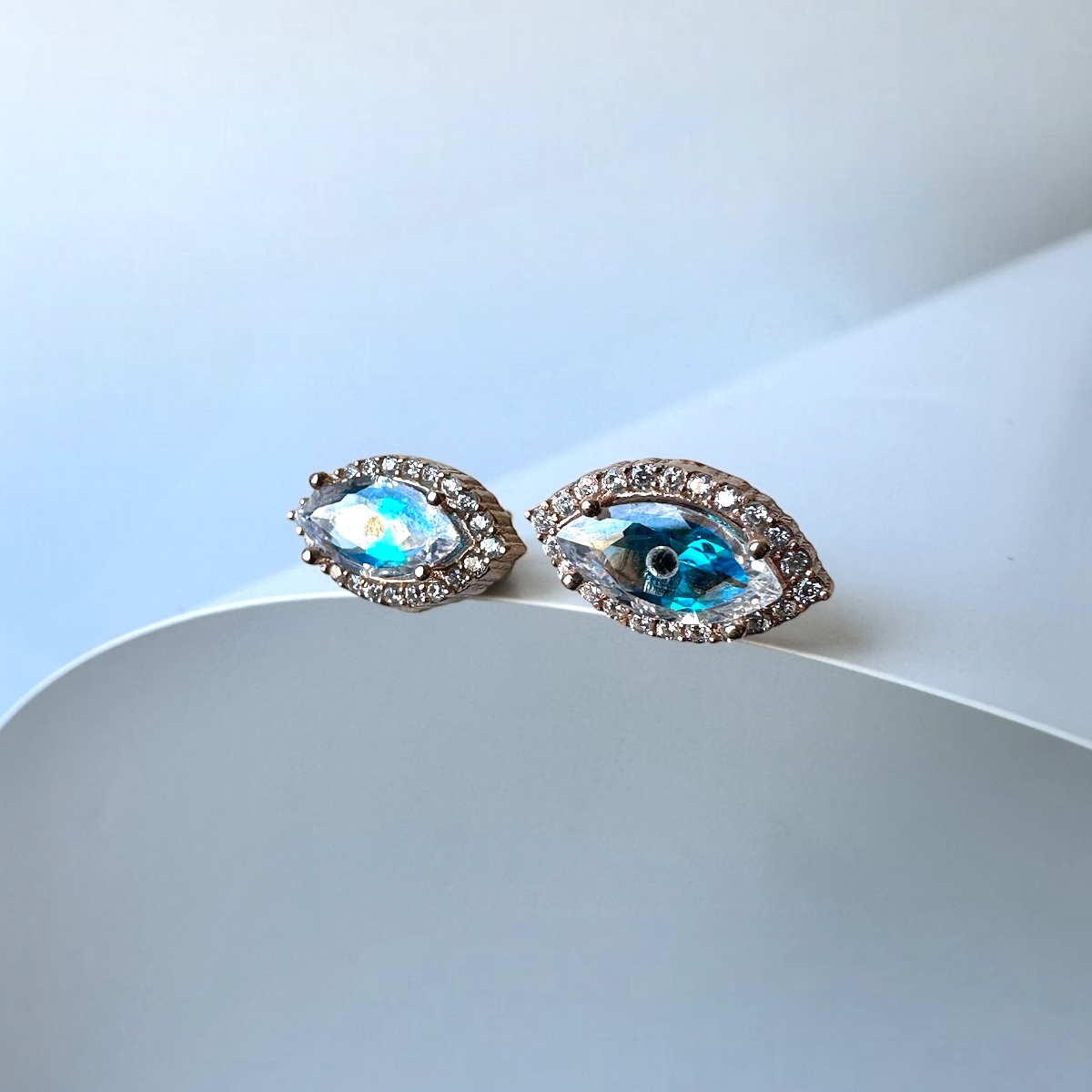 925 K Zircon Stone Detailed Marquise Eye Earrings