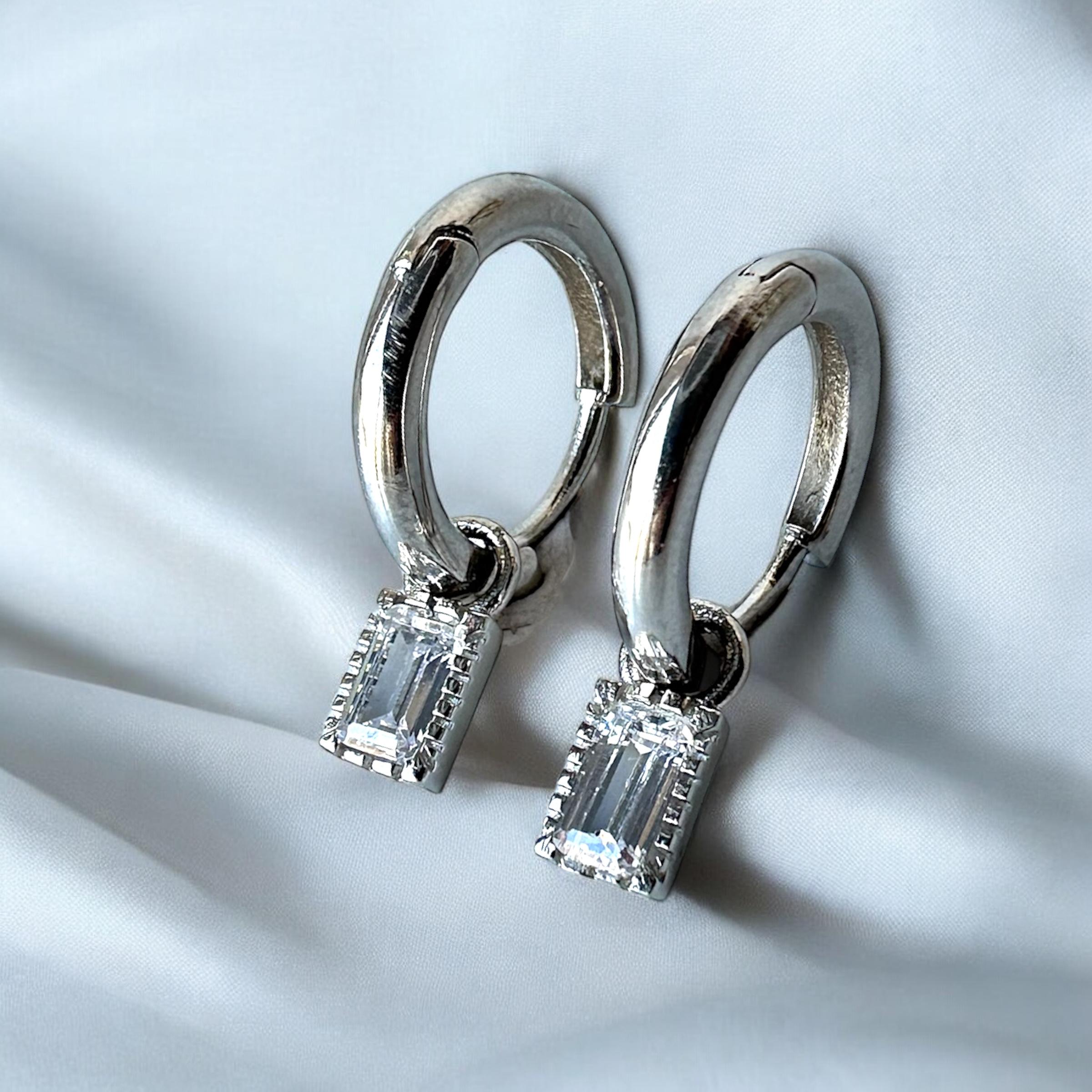 925 K Baguette Solitaire White Women's Silver Earrings