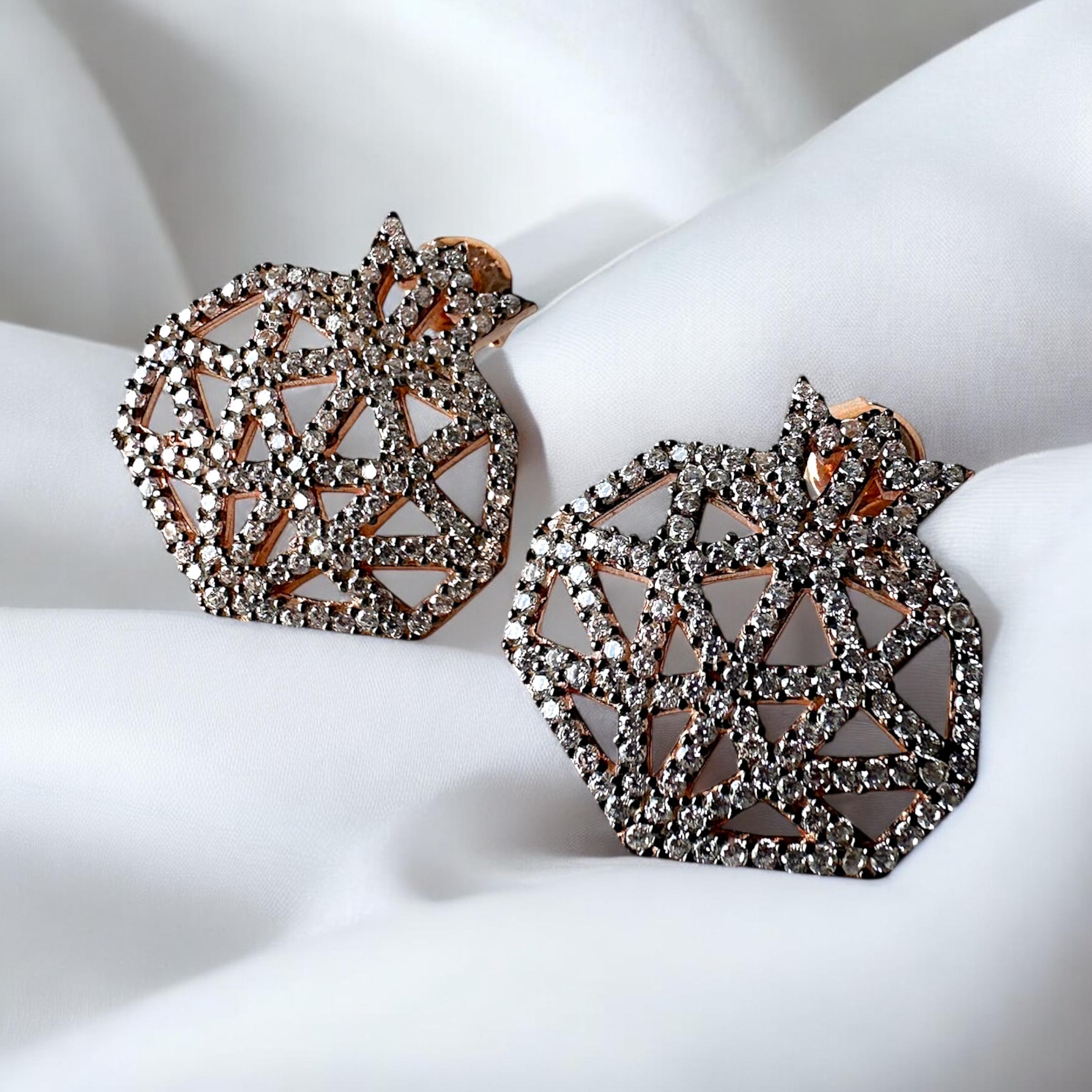 925 K White Zircon Stone-set Nar Figured Silver Earrings