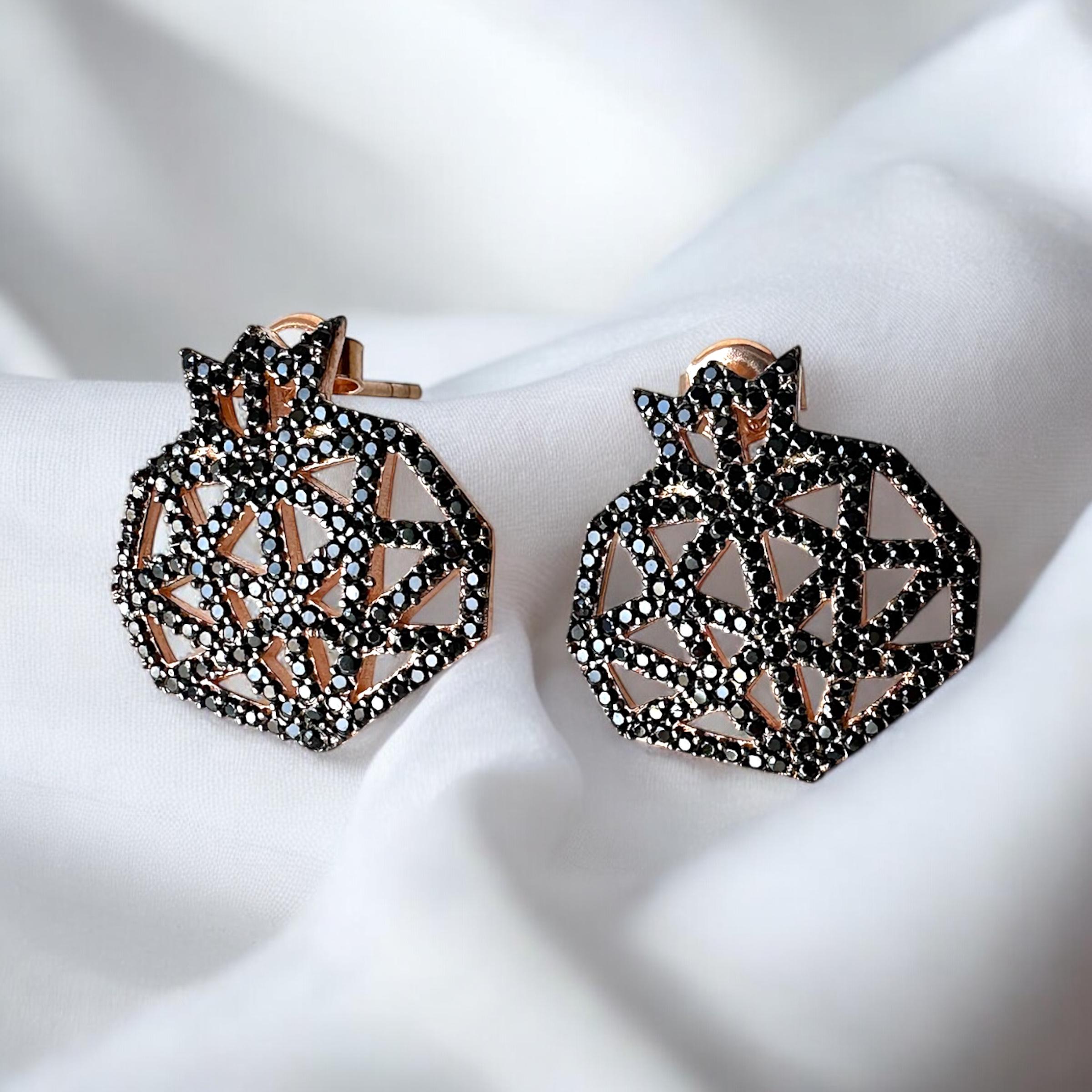 925 K Black Zircon Stone-set Nar Figured Silver Earrings