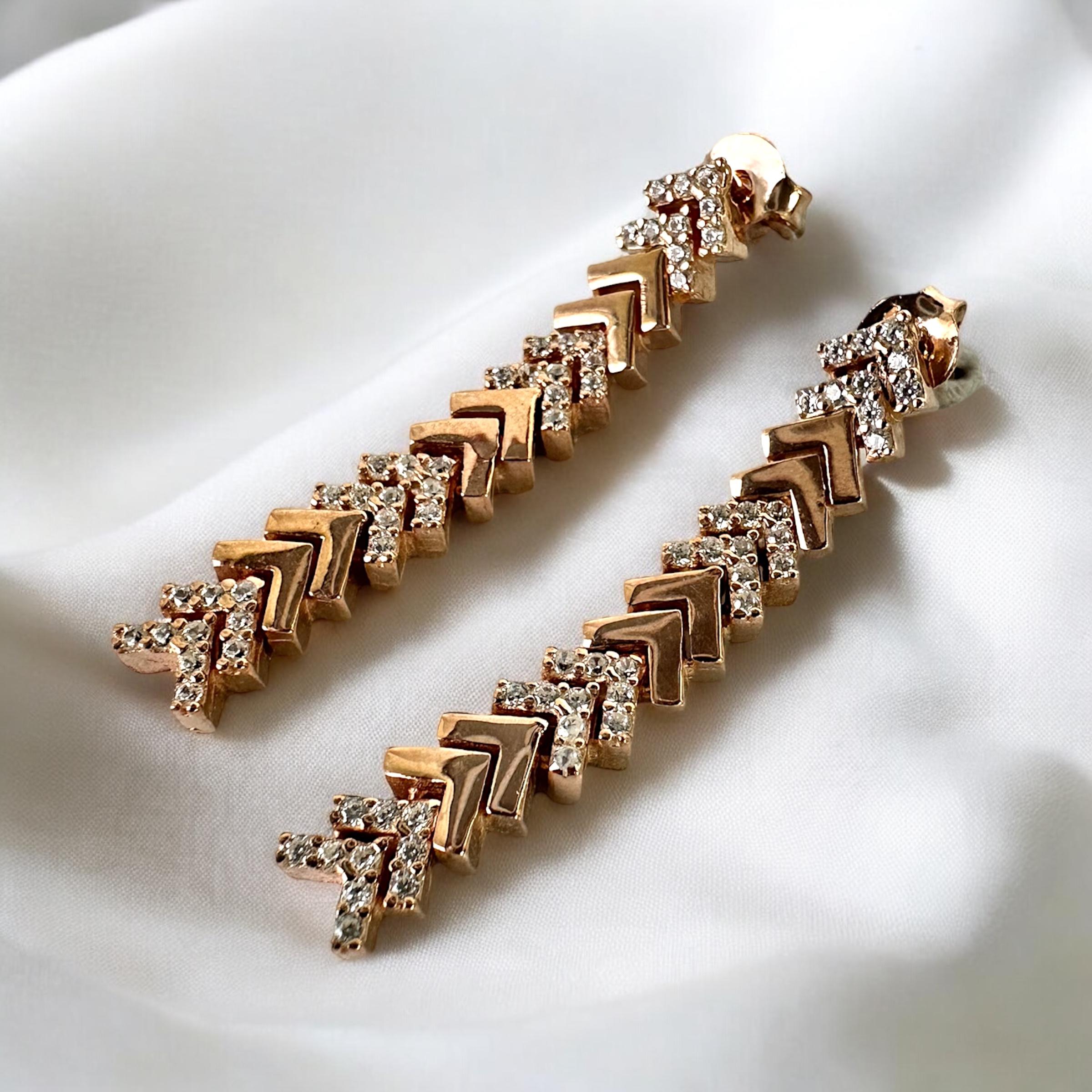 925 Sterling Stone Detailed V Model Silver Earrings