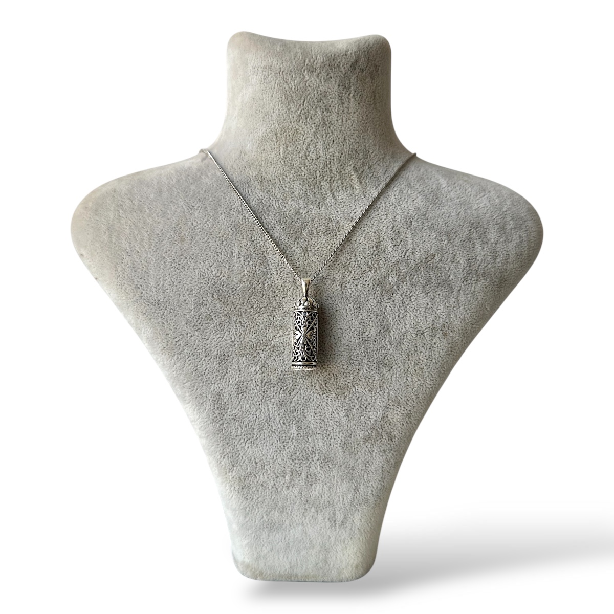 925 Sterling Silver Necklace with Clover Motif