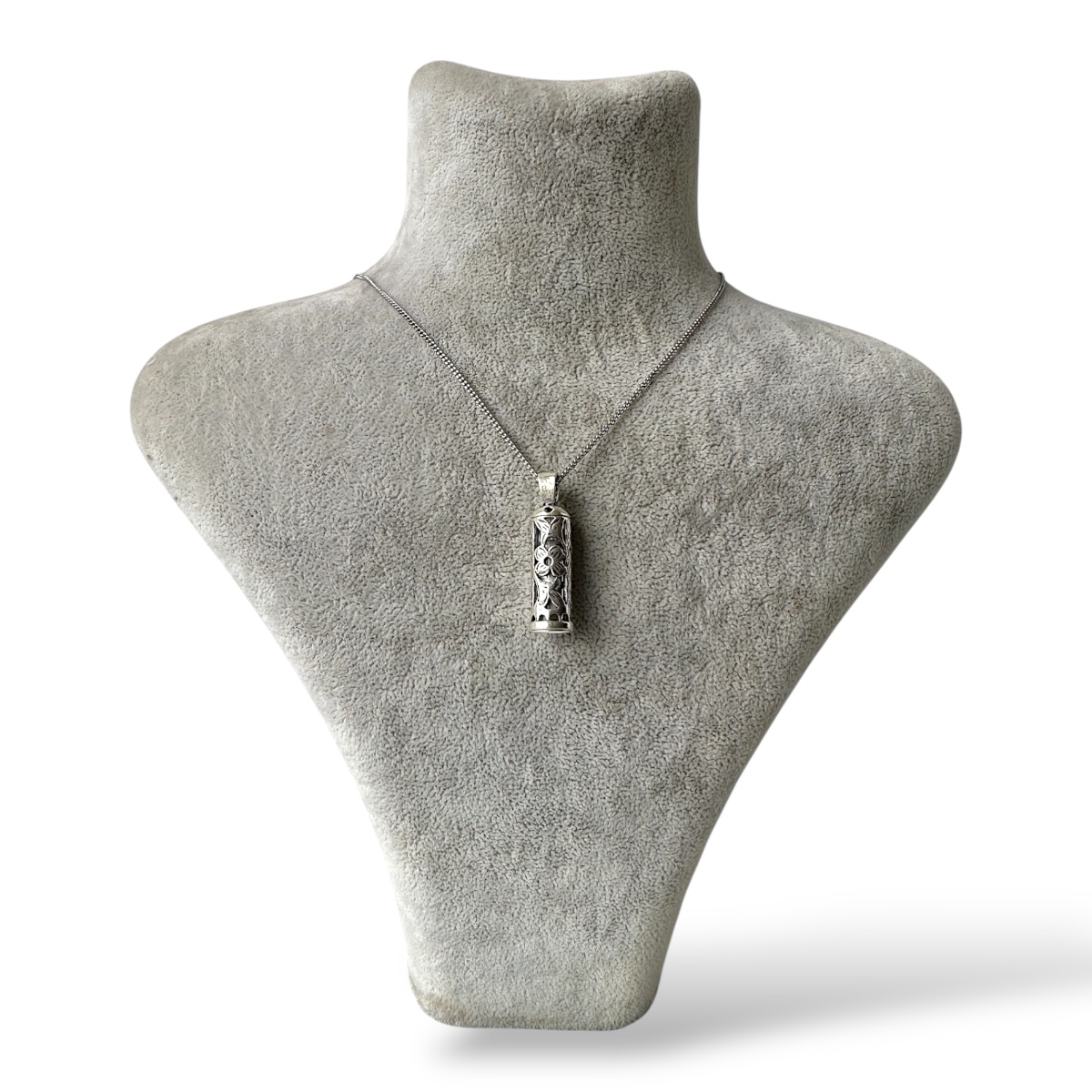 925 Sterling Silver Necklace with Flower Pattern