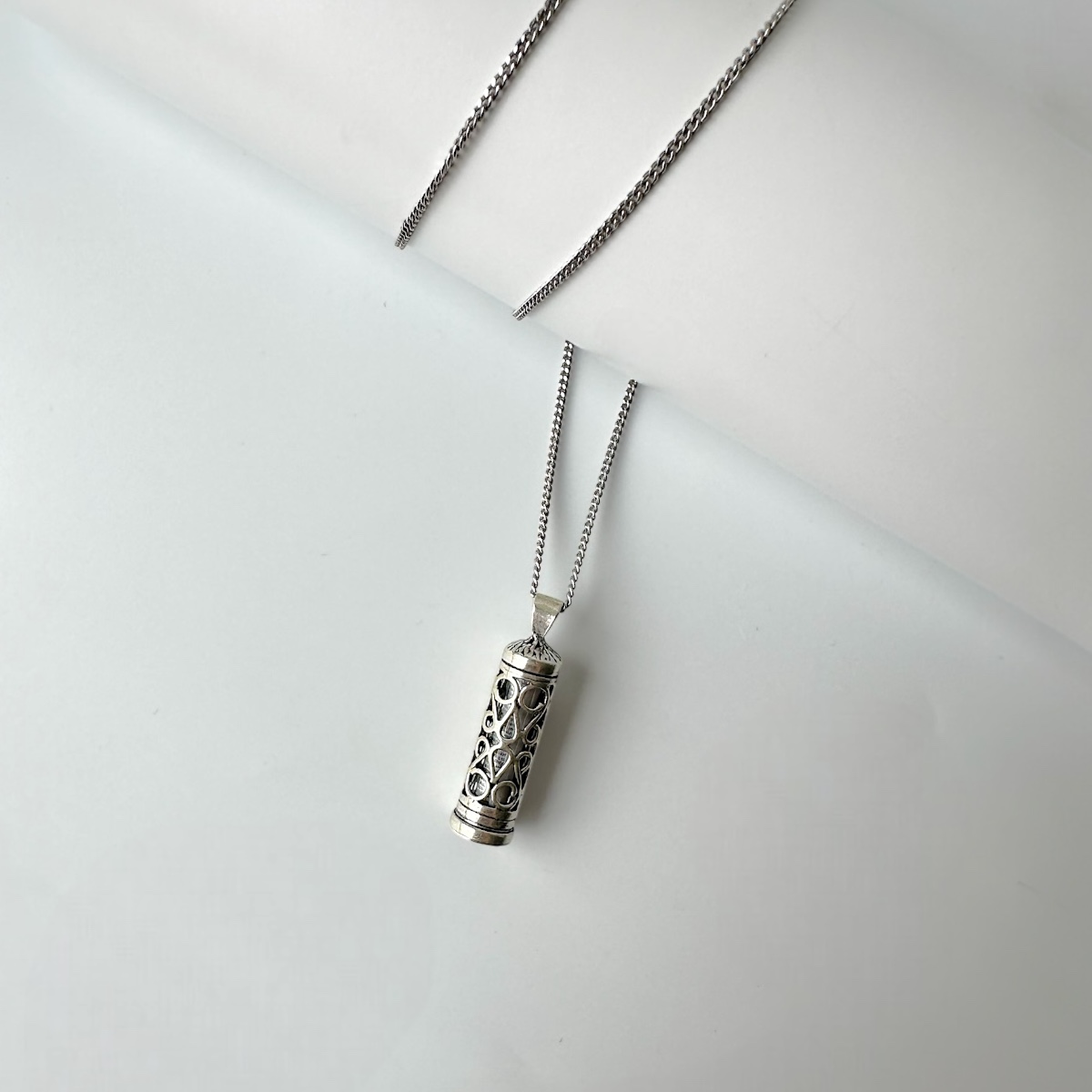 925 Sterling Silver Ivy Cevsen Necklace