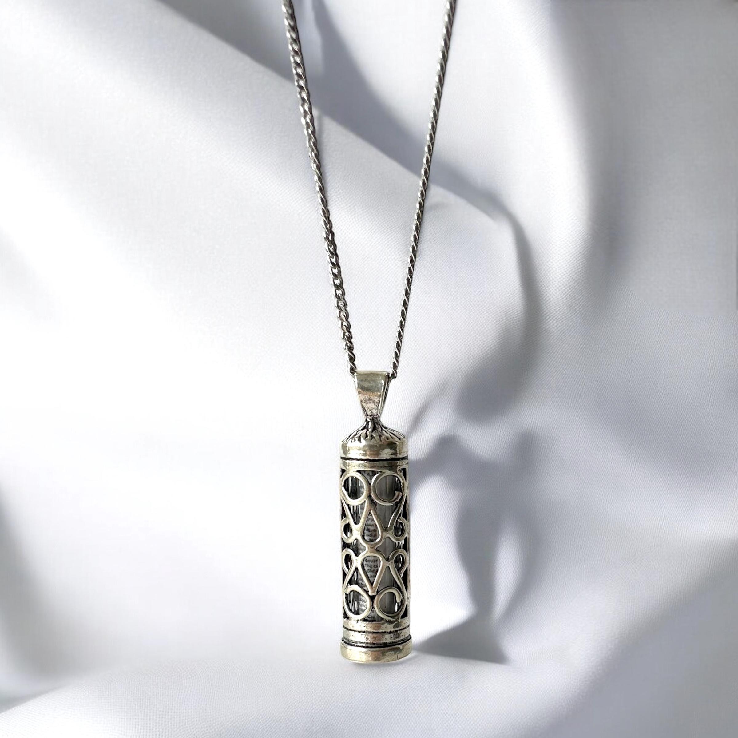 925 K Ivy Engraved Cevşen Silver Necklace