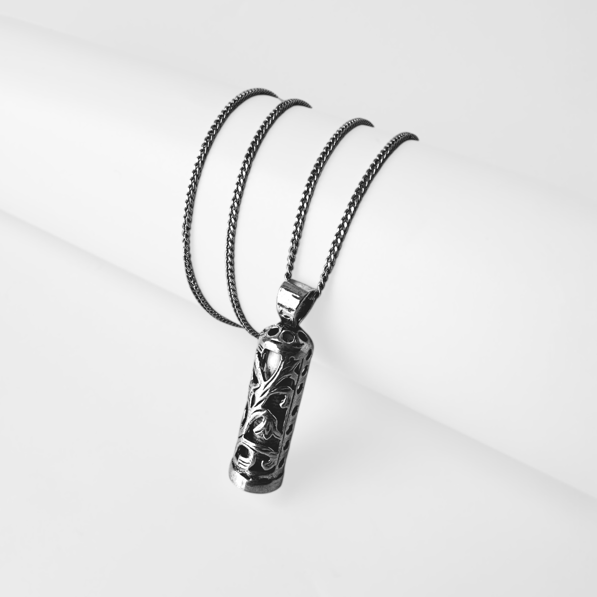 925 Sterling Silver Ivy Cevsen Necklace