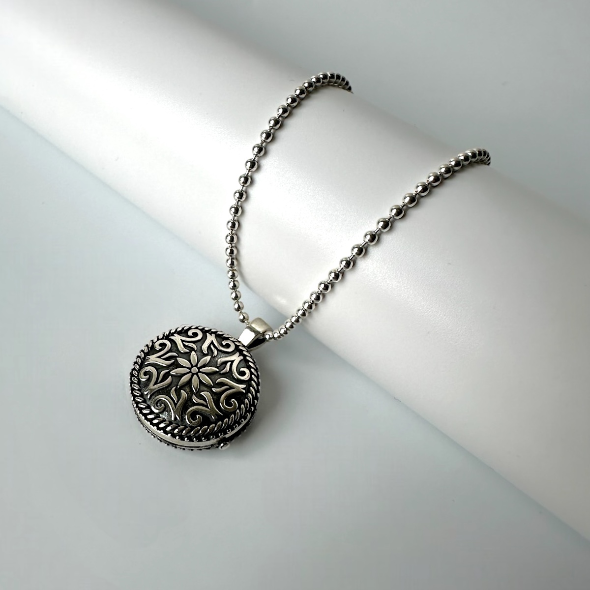 925 Sterling Silver Necklace with Flower Amulet