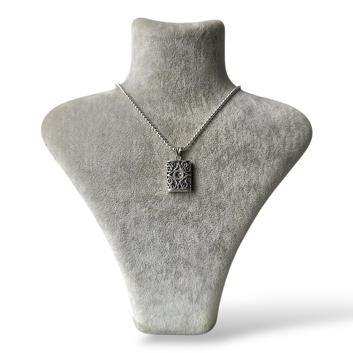 925 Sterling Silver Filigree Cevsen Necklace