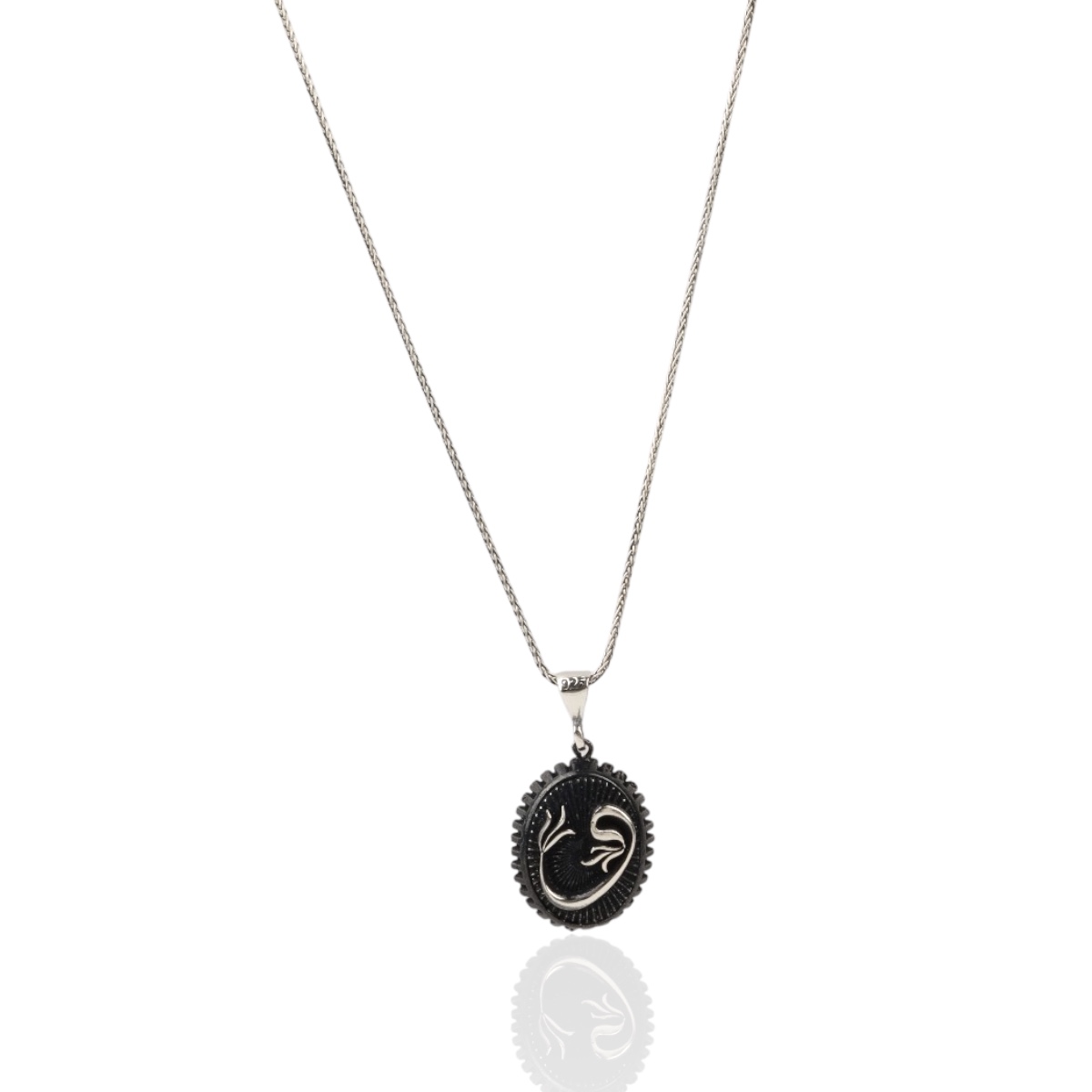 925 Ayar Vav Motifli Unisex Gümüş Kolye